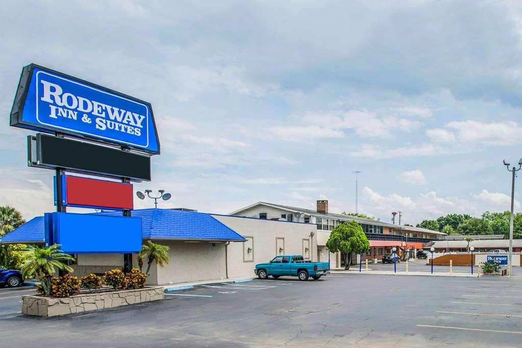 Rodeway Inn & Suites Winter Haven Chain Of Lakes Екстериор снимка