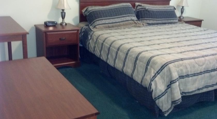 Rodeway Inn & Suites Winter Haven Chain Of Lakes Екстериор снимка