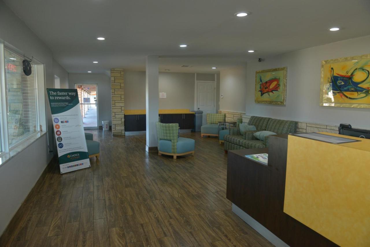 Rodeway Inn & Suites Winter Haven Chain Of Lakes Екстериор снимка