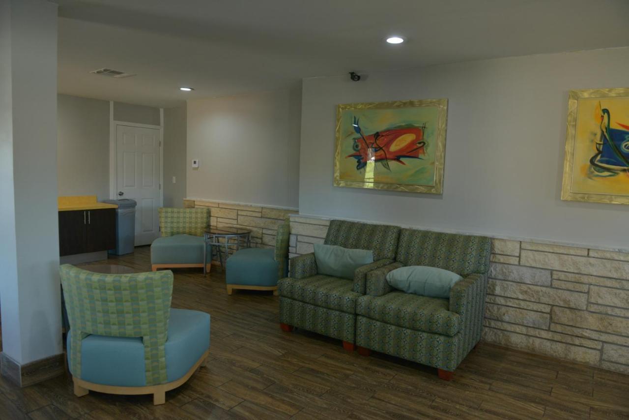Rodeway Inn & Suites Winter Haven Chain Of Lakes Екстериор снимка