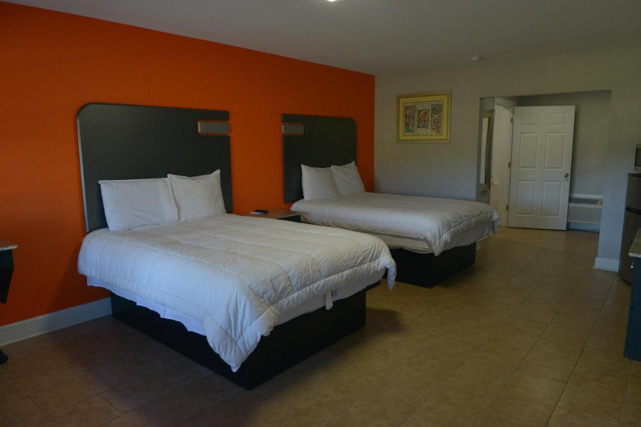 Rodeway Inn & Suites Winter Haven Chain Of Lakes Екстериор снимка
